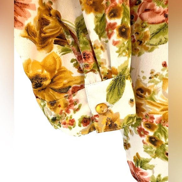 EUC WOMEN’S BUTTON DOWN BLOUSE - Picture 4 of 9